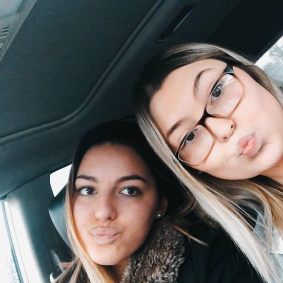 Meet your Posher, Julia - Picture 1 of 1